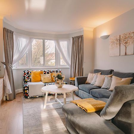 Modern Flat By The Underground. Apartment London Bagian luar foto