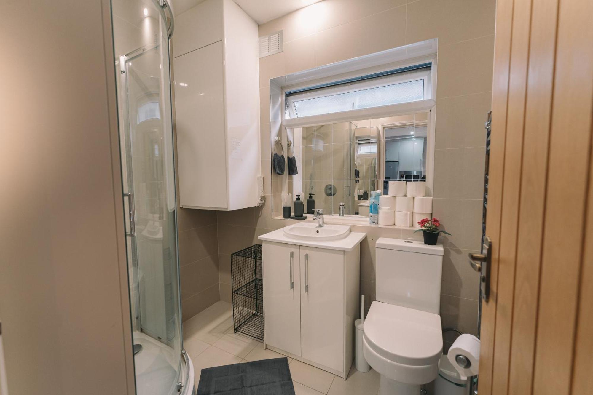 Modern Flat By The Underground. Apartment London Bagian luar foto
