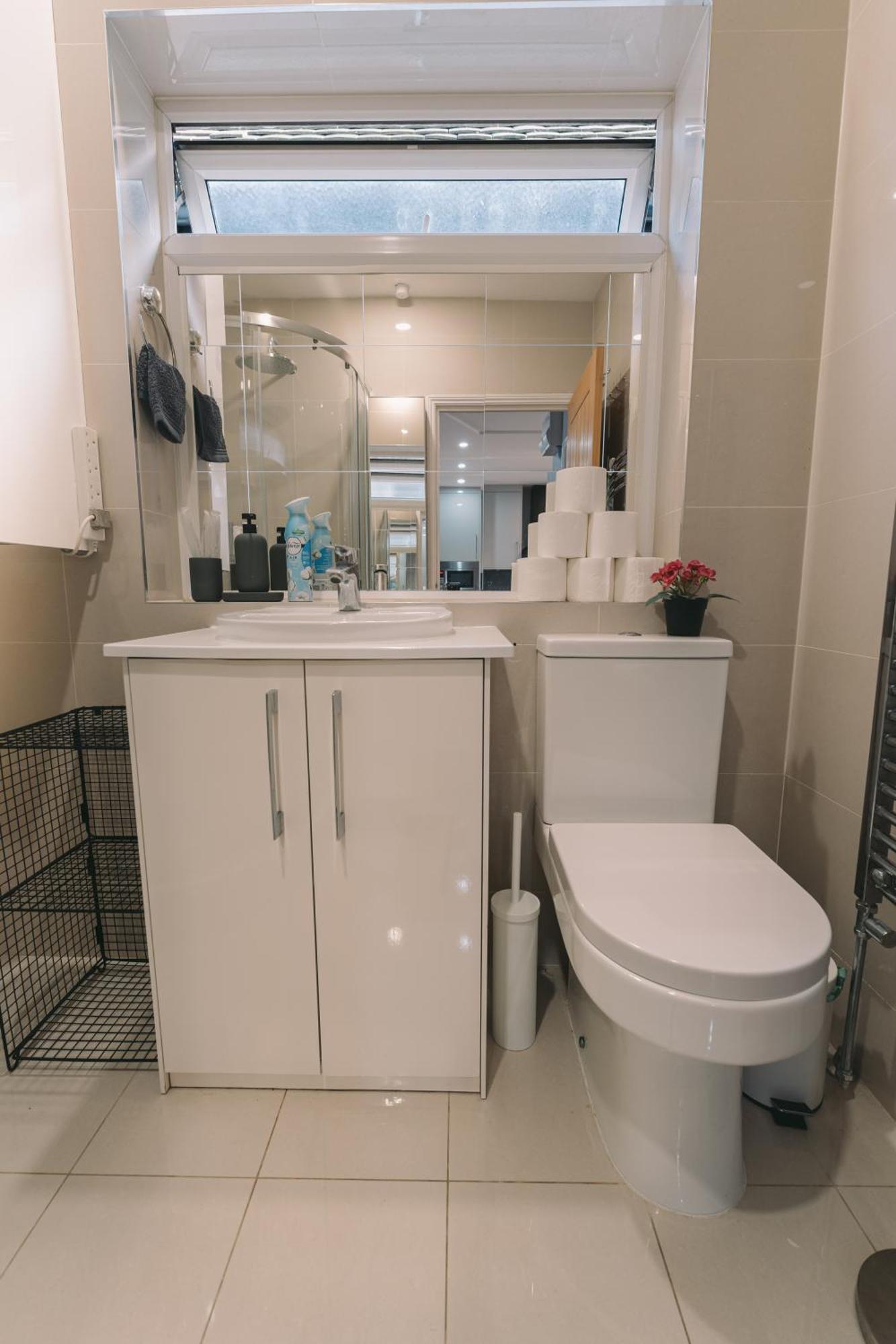 Modern Flat By The Underground. Apartment London Bagian luar foto